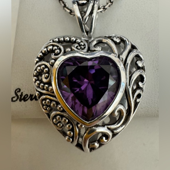 Vintage Heart Pendant Necklace- Silver - Picture 6 of 9
